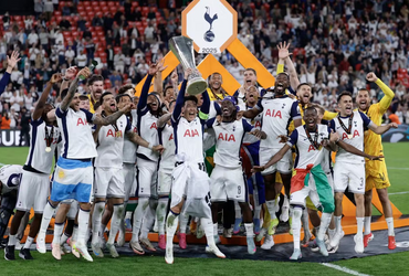 Tottenham vs Manchester United (02:00 – 22/05)