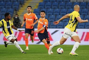 Basaksehir FK vs Fenerbahce (00:00 – 10/05)